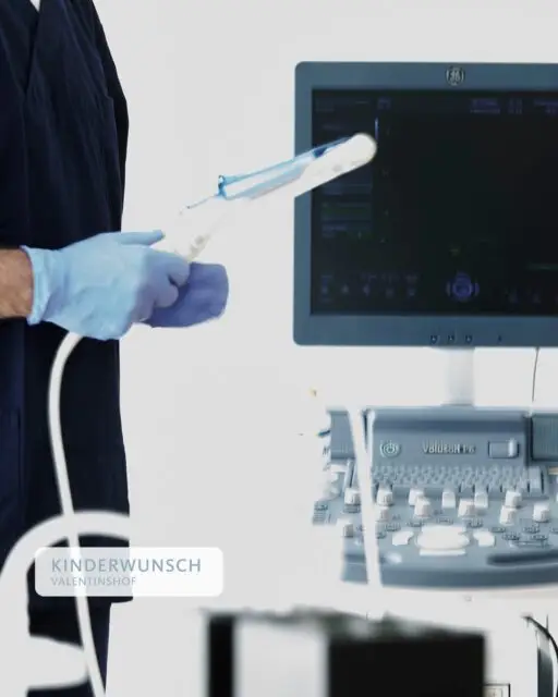 Präzision, die Vertrauen schafft.

Die Ultraschalluntersuchung ist ein zentrales Werkzeug in der Diagnostik und Behandlung. Unsere erfahrenen Ärzte arbeiten mit moderner Technologie – aber immer mit dem Blick auf das, was wirklich zählt: Sie und Ihre Wünsche.

📍 Lassen Sie sich individuell beraten – Terminvereinbarung über unsere Website.