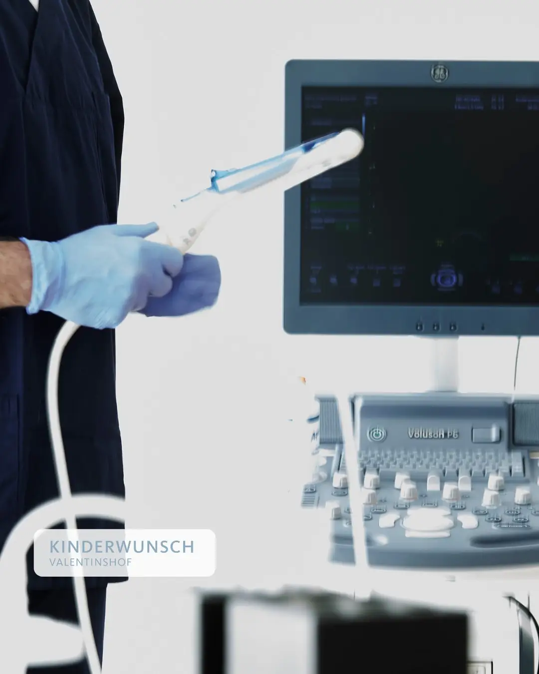 Präzision, die Vertrauen schafft.

Die Ultraschalluntersuchung ist ein zentrales Werkzeug in der Diagnostik und Behandlung. Unsere erfahrenen Ärzte arbeiten mit moderner Technologie – aber immer mit dem Blick auf das, was wirklich zählt: Sie und Ihre Wünsche.

📍 Lassen Sie sich individuell beraten – Terminvereinbarung über unsere Website.
